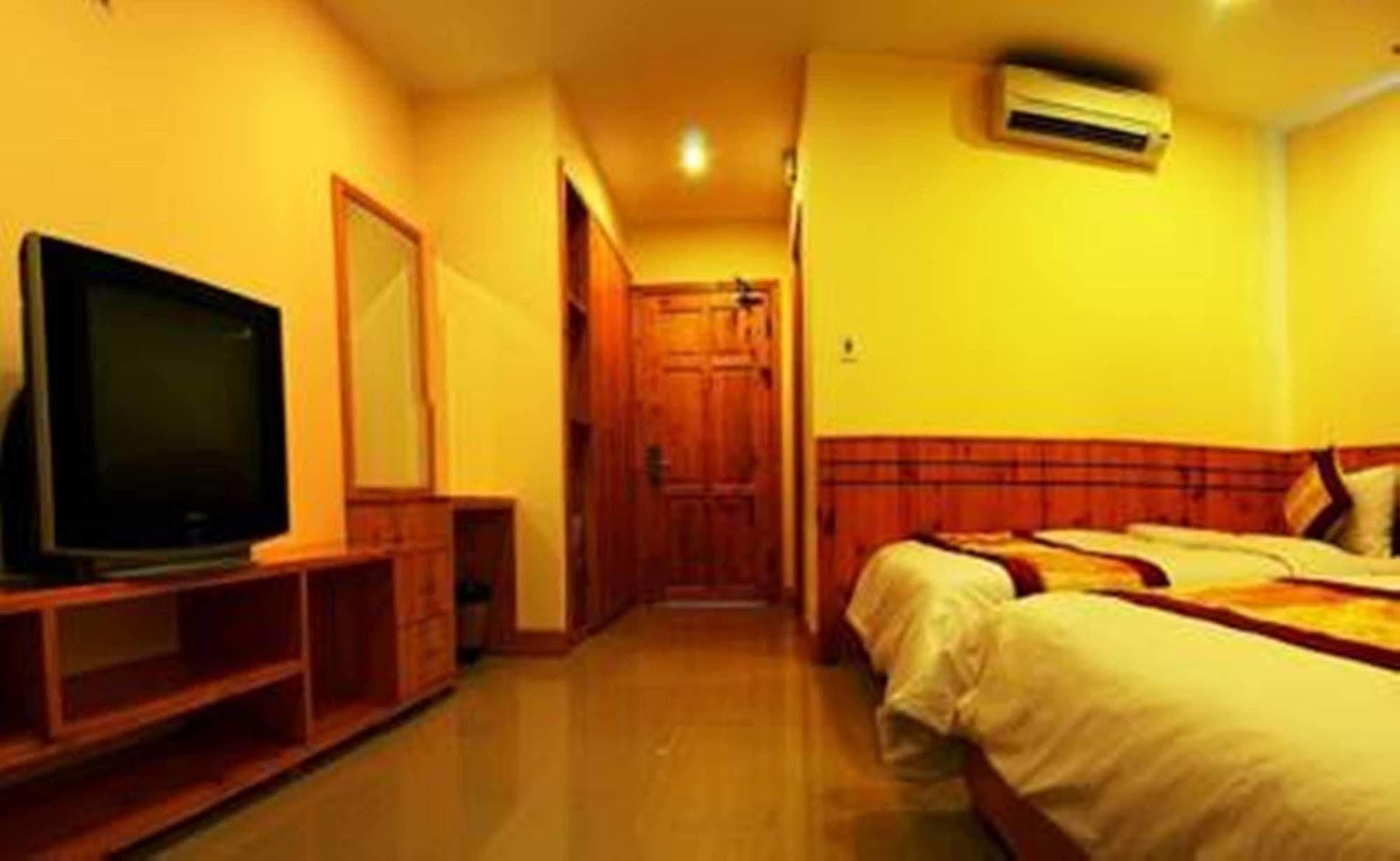 Monaco Hotel Da Nang Bagian luar foto